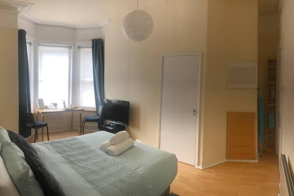 Marcela's Place - Private Near Heathrow Apartment *