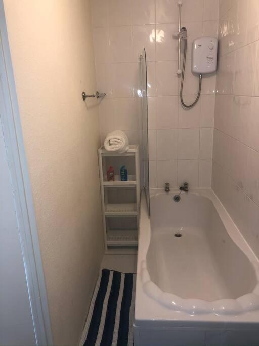 Marcela's Place - Private Near Heathrow Apartment